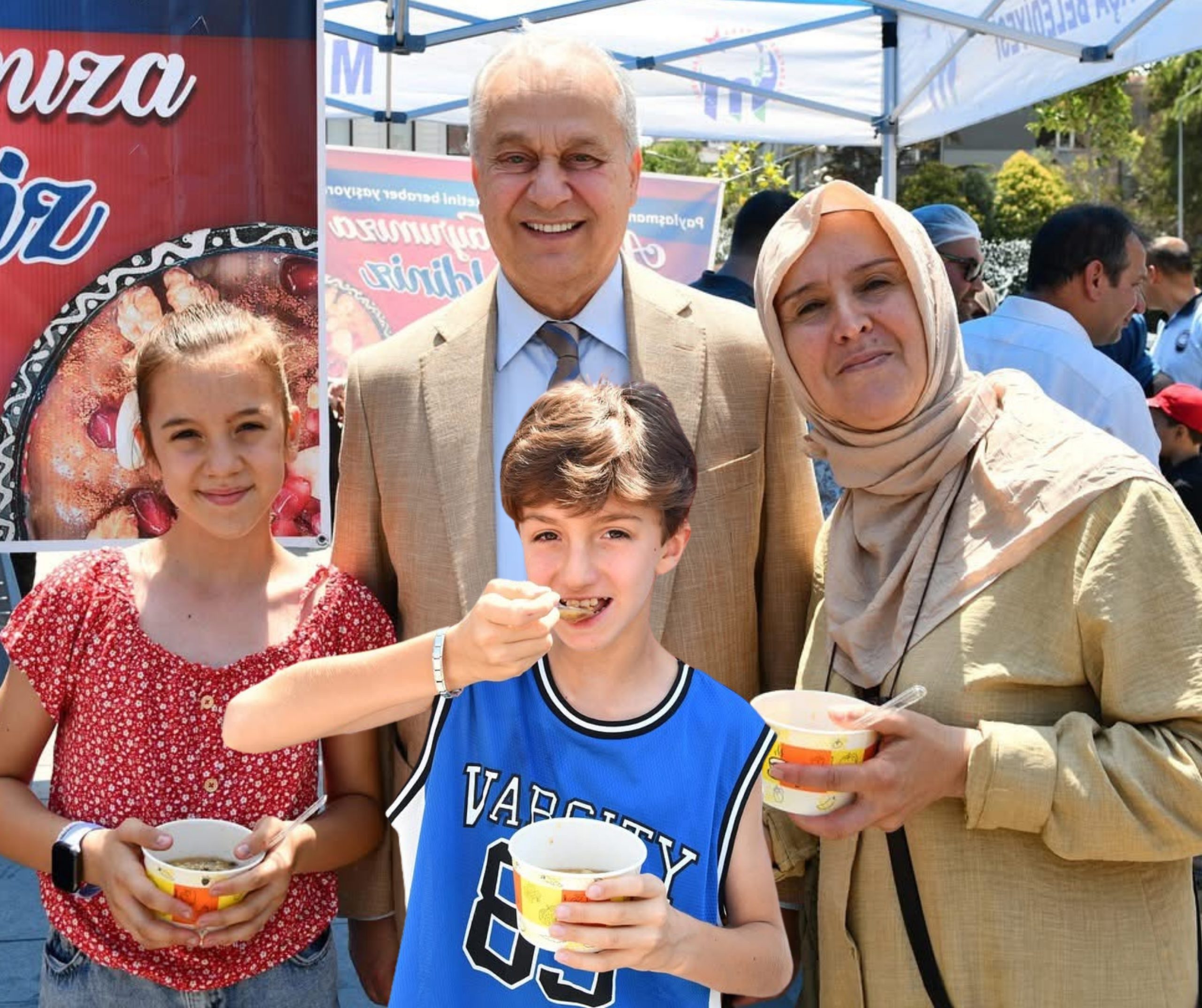 Aşure Sofrasında Başkan Erdem Rüzgârı Esti: Mustafakemalpaşa Belediyesi Gönülleri Buluşturdu!