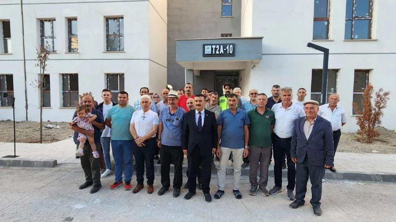 Selçuk Türkoğlu: Mustafakemalpaşa TOKİ’de Bitmiş daireler yıkılma tehlikesiyle karşı karşıya!