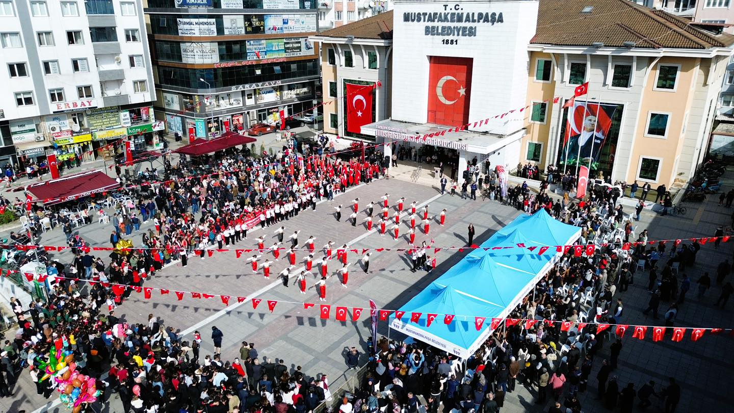 Atatürk’ün Emaneti 102 Yıldır Dimdik Ayakta: Mustafakemalpaşa Cumhuriyetle Gururlu!