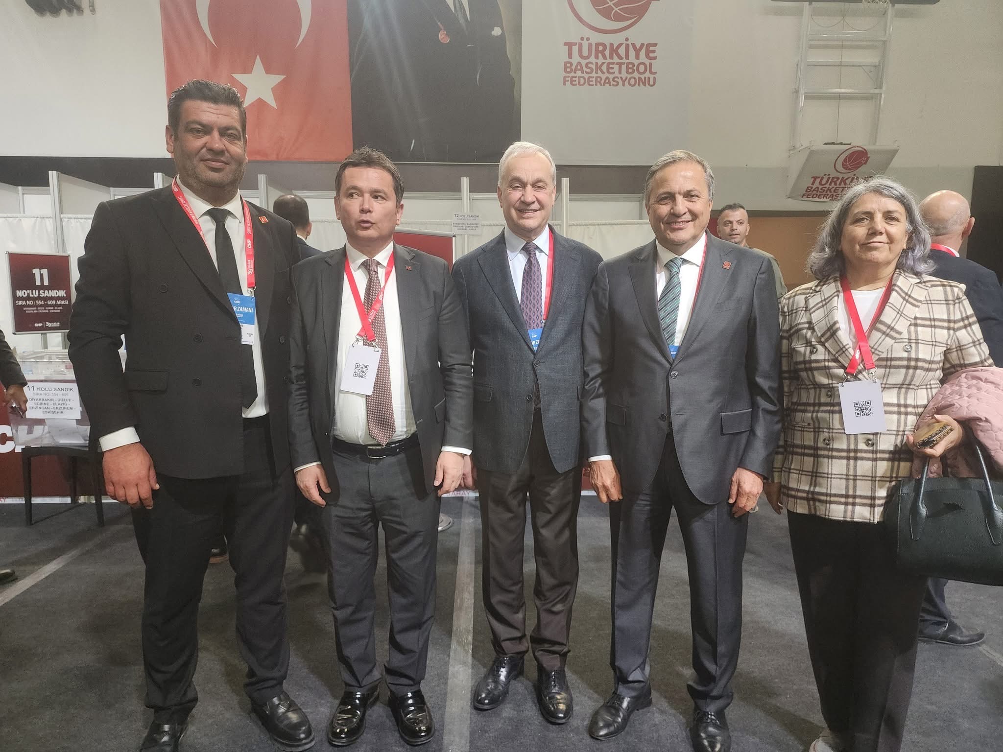 BÜYÜK KURULTAYA ERDEM VE DEMİR İMZASI!