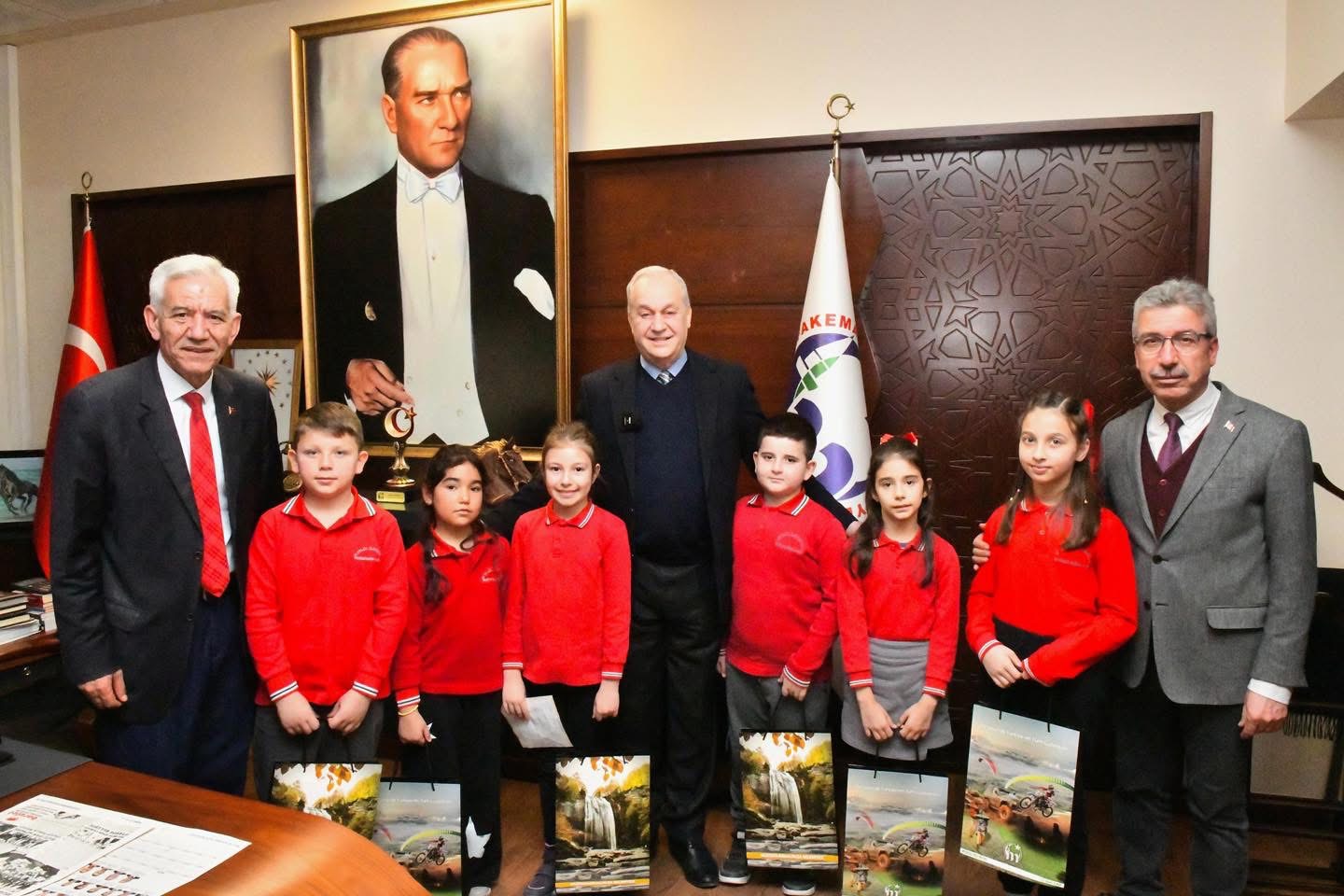 YARININ ‘BÜYÜKLERİ’ BAŞKAN ERDEM’DEN İLHAM ALDI