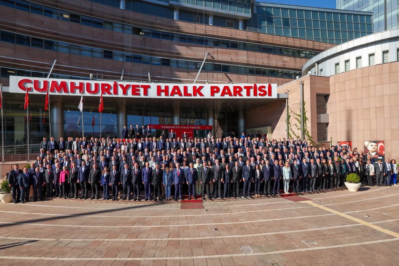 CHP ZİRVESİNDE MUSTAFAKEMALPAŞA’NIN SESİ DÖNMEZ OLDU