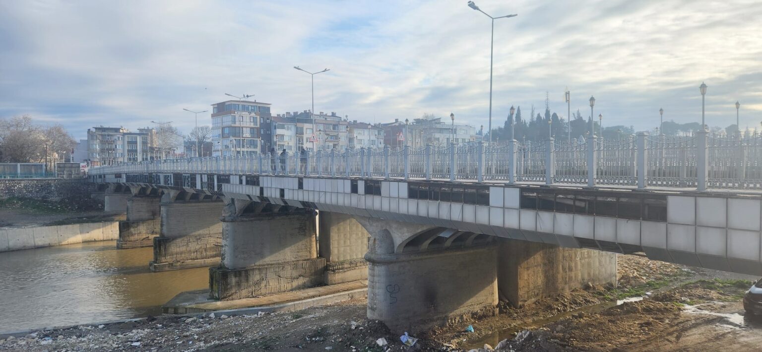 SU AKIYOR, YETKİLİLER HÂLÂ BAKIYOR