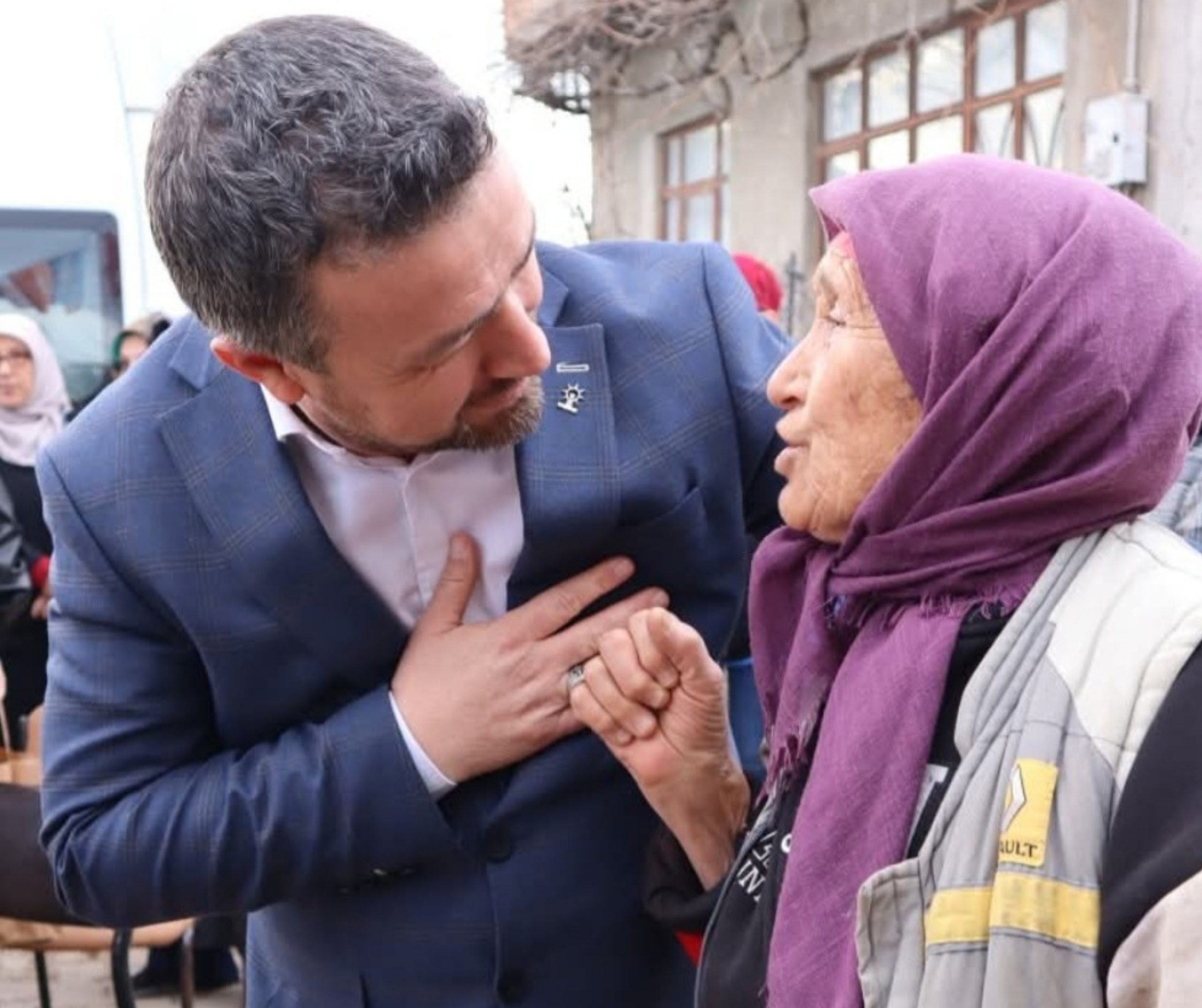 AK PARTİ İLÇE BAŞKANI MUTLU TURGUT’TAN ANNELER GÜNÜ MESAJI